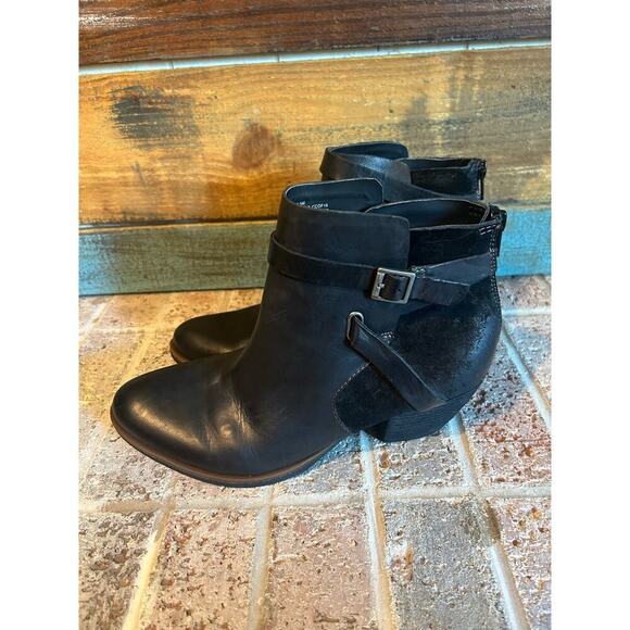 Korks‎ Black Reynosa Stacked Heel Ankle Bootie 7.5 - Picture 4 of 13